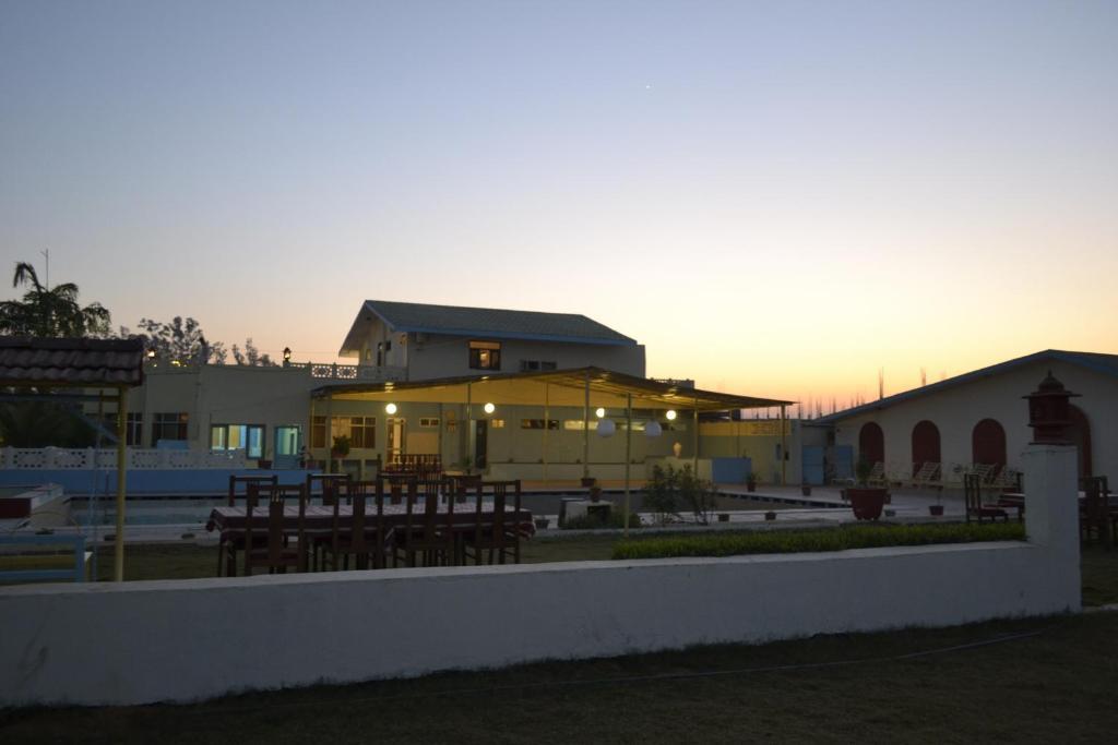 Swaraj Resorts Bharatpur Esterno foto