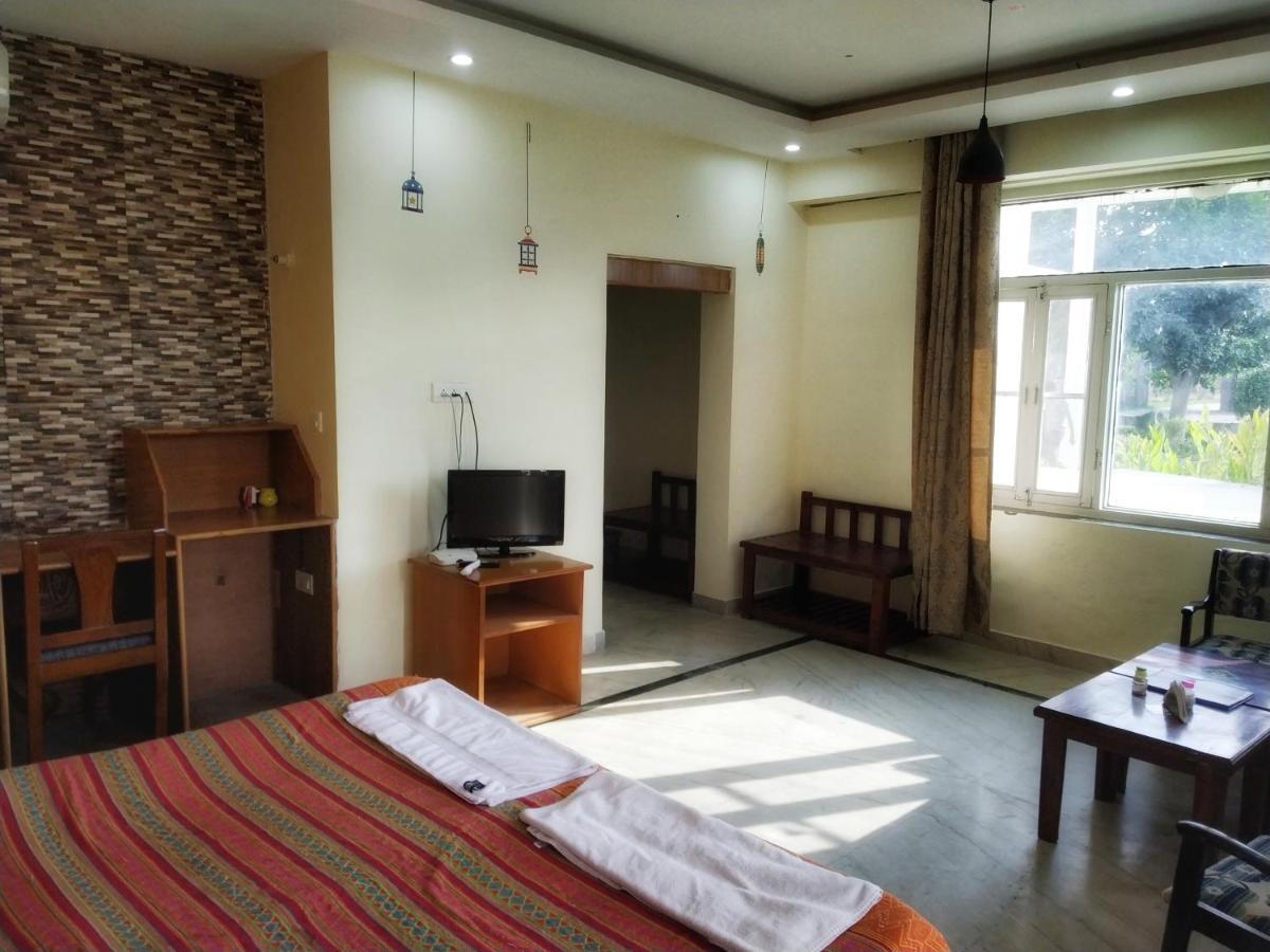 Swaraj Resorts Bharatpur Esterno foto